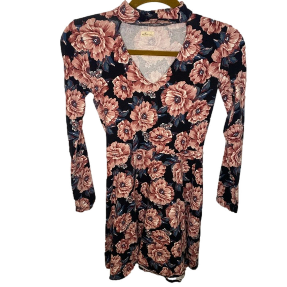 Hollister Floral long sleeve mini dress w/ choker detail